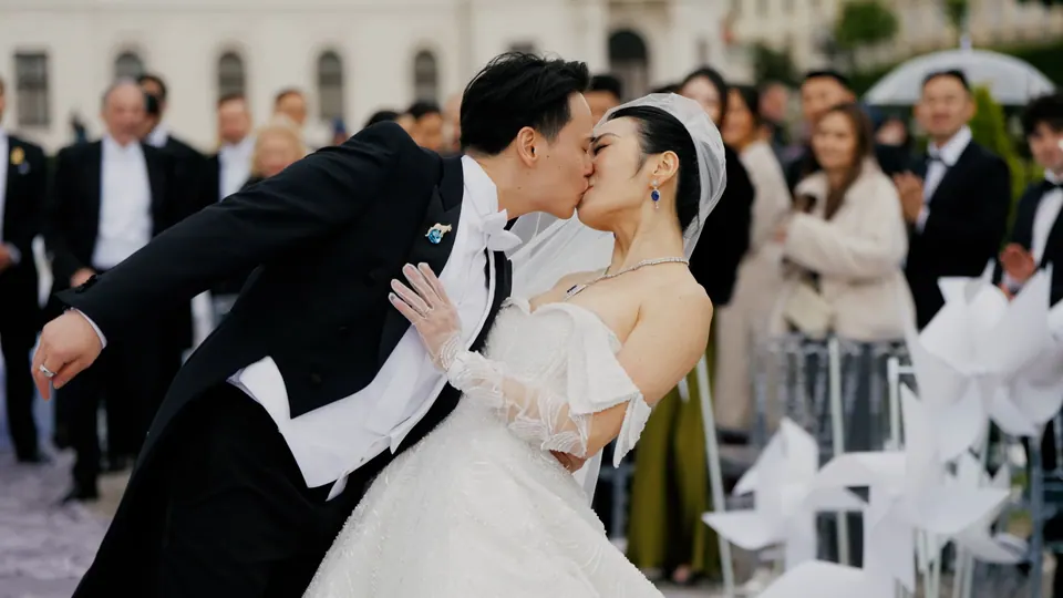 Bride and groom kissing after the Belvedere ceremony