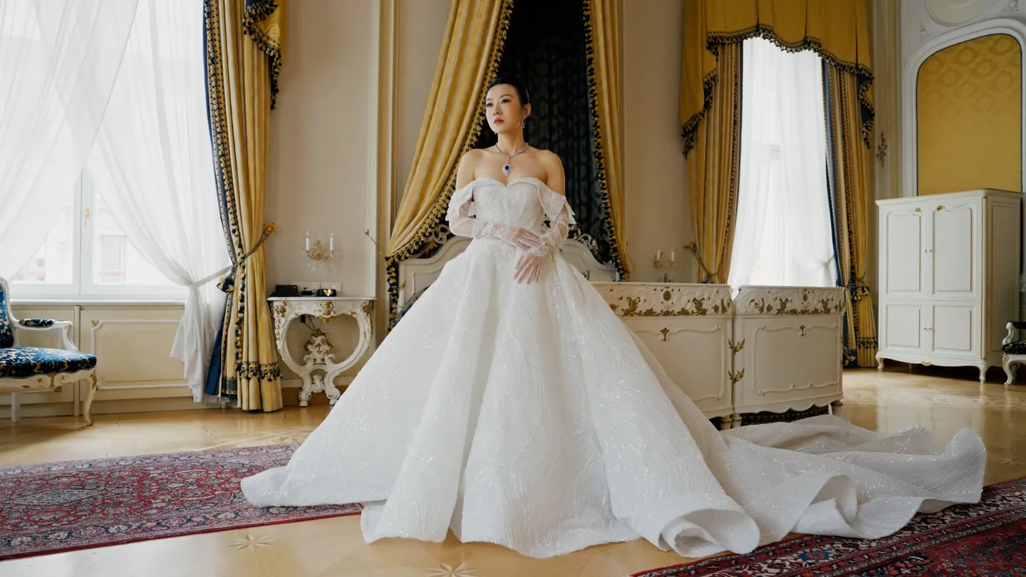 Bride standing in the Royal Suite at Hotel Imperial